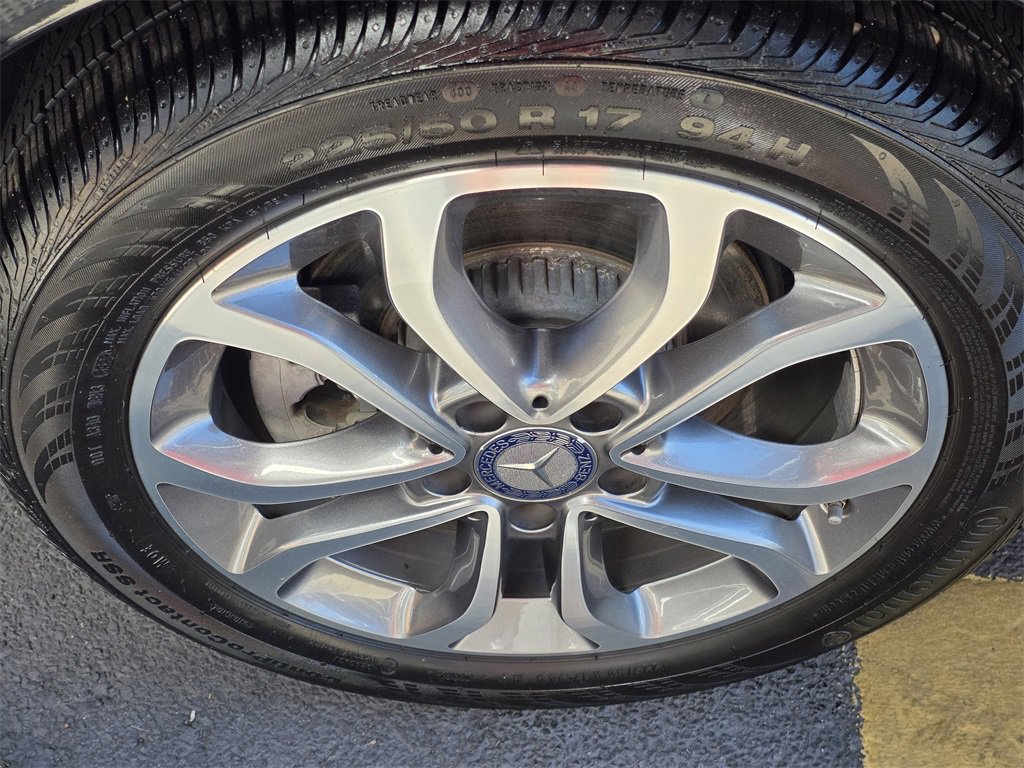 Used 2017 Mercedes-Benz C 300 4MATIC Sedan image 12