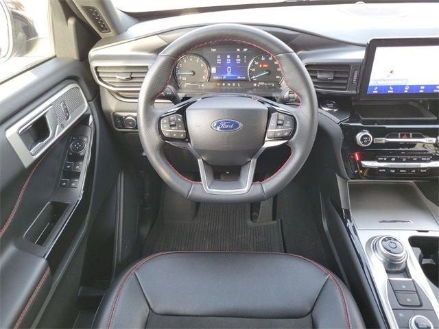 Used 2023 Ford Explorer ST-Line w/ Class IV Trailer Tow Package image 14