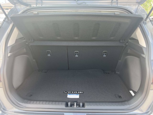New 2026 Hyundai Venue SEL FWD image 12