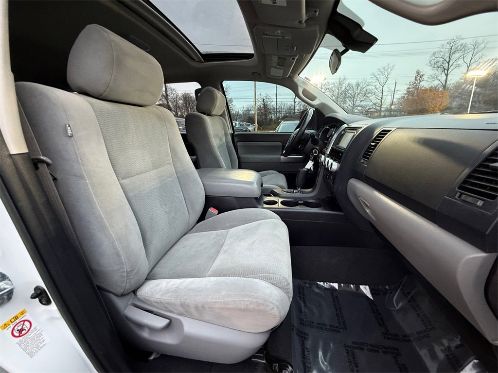 Used 2019 Toyota Sequoia SR5 image 31