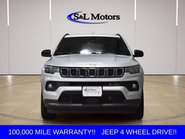 Used 2024 Jeep Compass Latitude AWD/4WD image 2