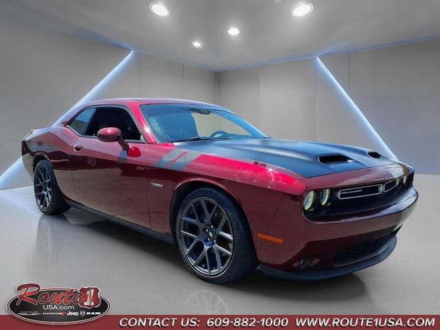 Used 2018 Dodge Challenger R/T Plus RWD image 1