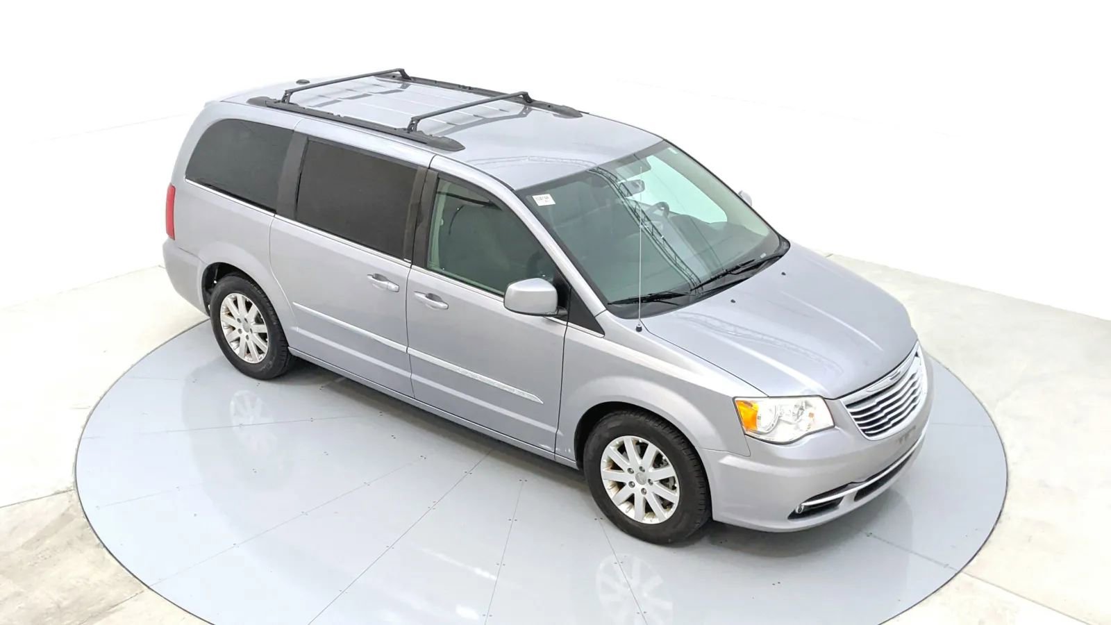 Used 2014 Chrysler Town & Country Touring image 35