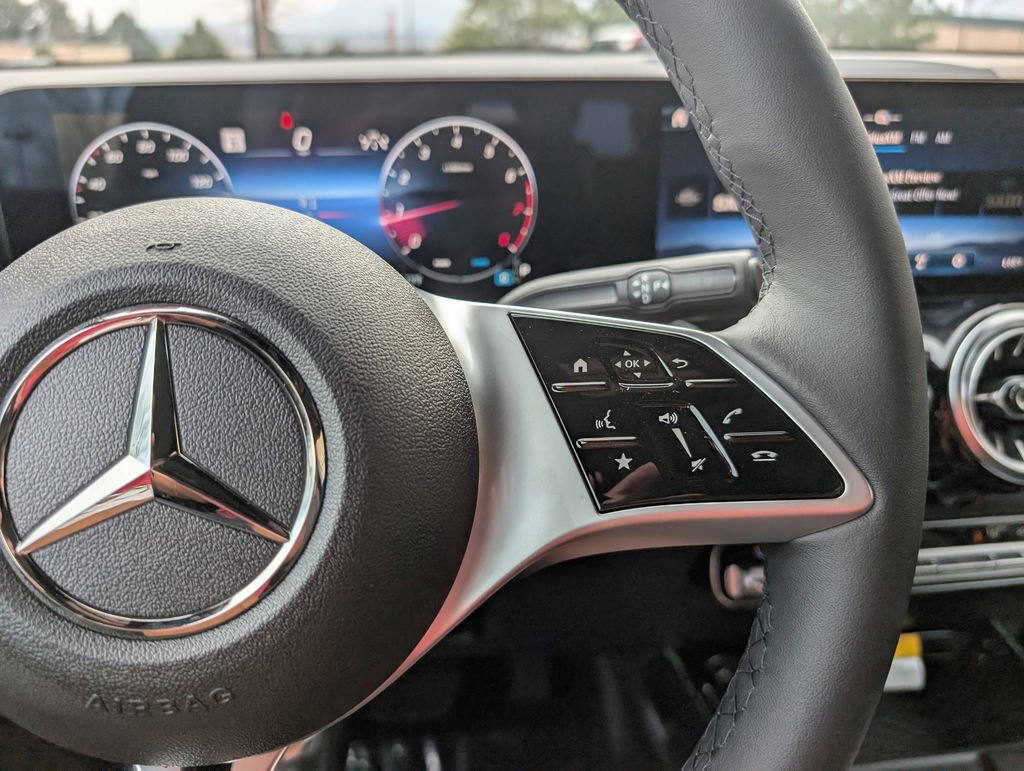 New 2026 Mercedes-Benz GLB 250 4MATIC image 29