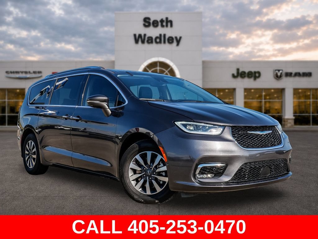 Used 2021 Chrysler Pacifica Touring-L FWD image 67