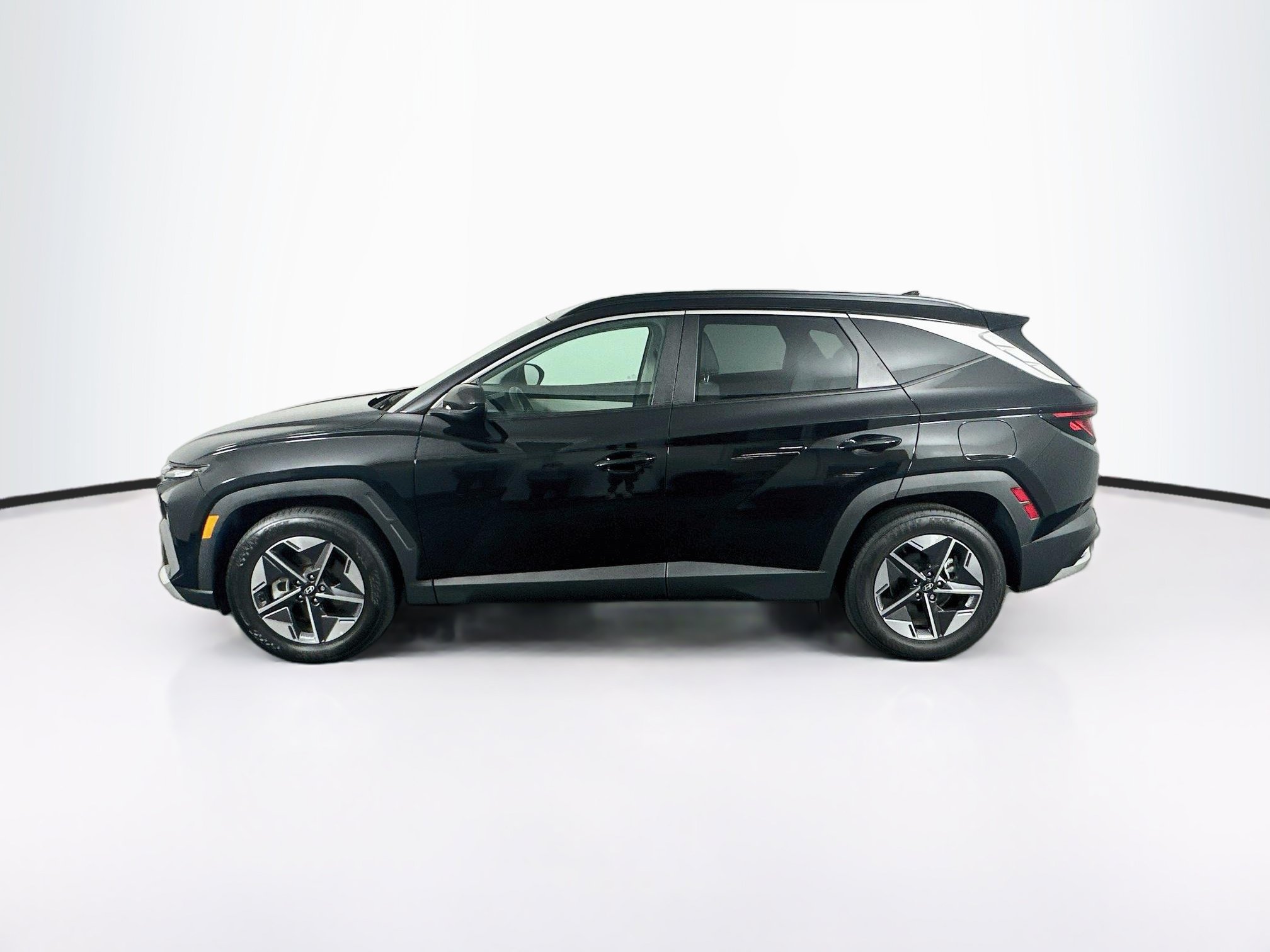 Used 2025 Hyundai Tucson SEL FWD image 4