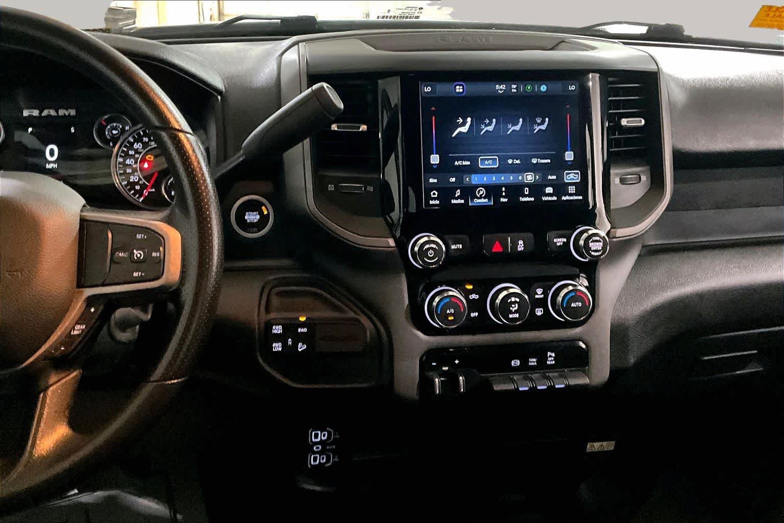Used 2024 RAM 2500 Tradesman w/ Chrome Appearance Group AWD/4WD image 7