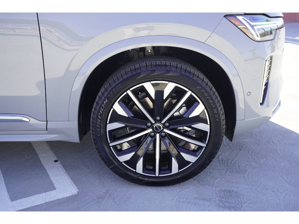 New 2026 Volvo XC90 B5 Plus image 3
