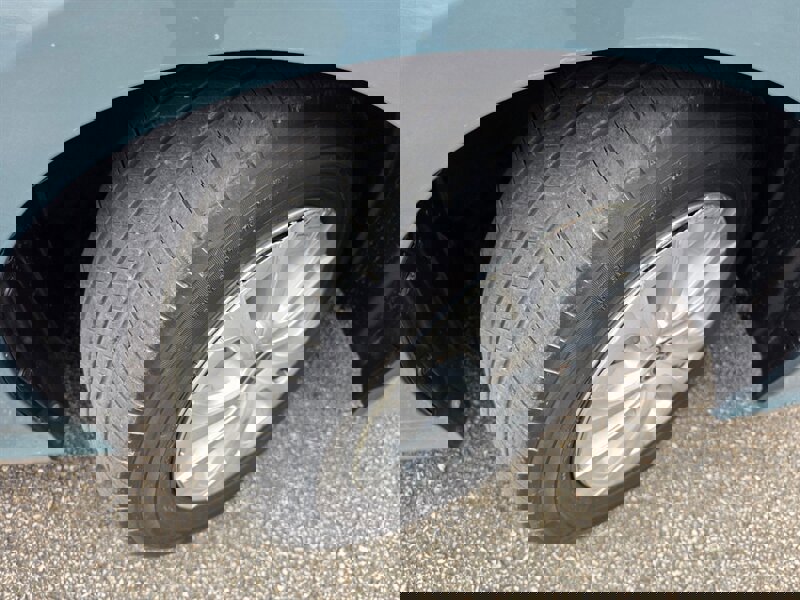 Used 2020 Toyota Prius LE image 31