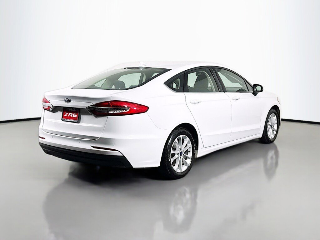 Used 2020 Ford Fusion SE image 5