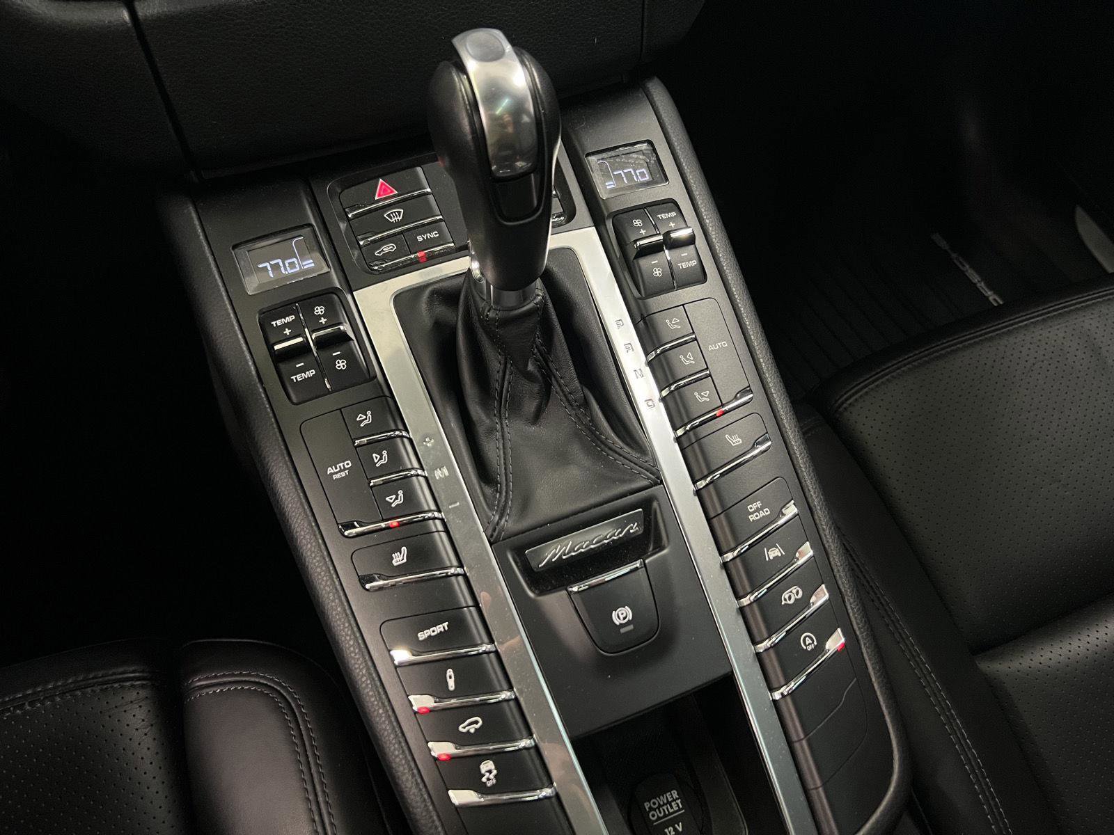 Used 2017 Porsche Macan GTS image 22