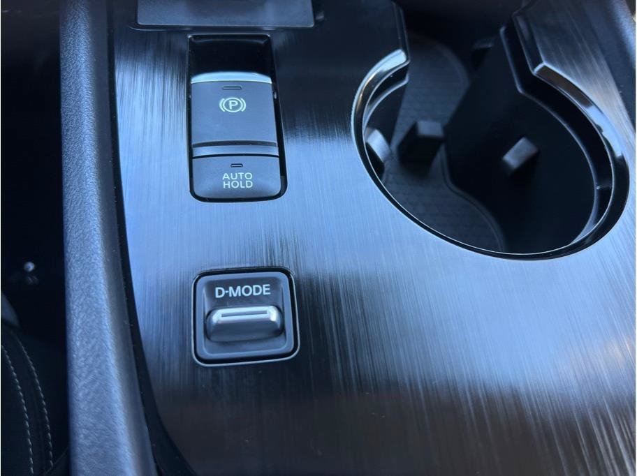 Used 2023 Nissan Rogue SV FWD image 18