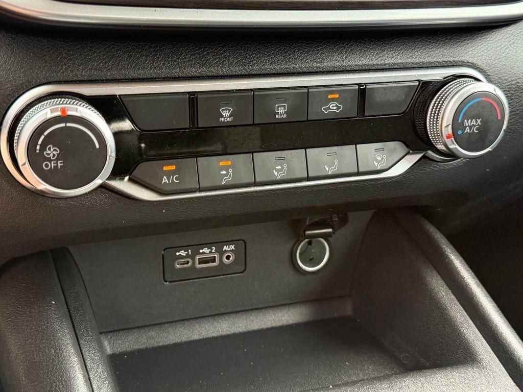 Used 2025 Nissan Altima 2.5 SV FWD image 21