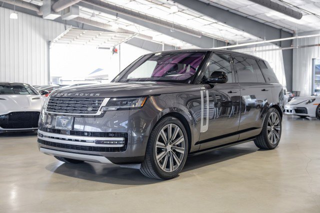 Used 2023 Land Rover Range Rover Long Wheelbase Autobiography image 2