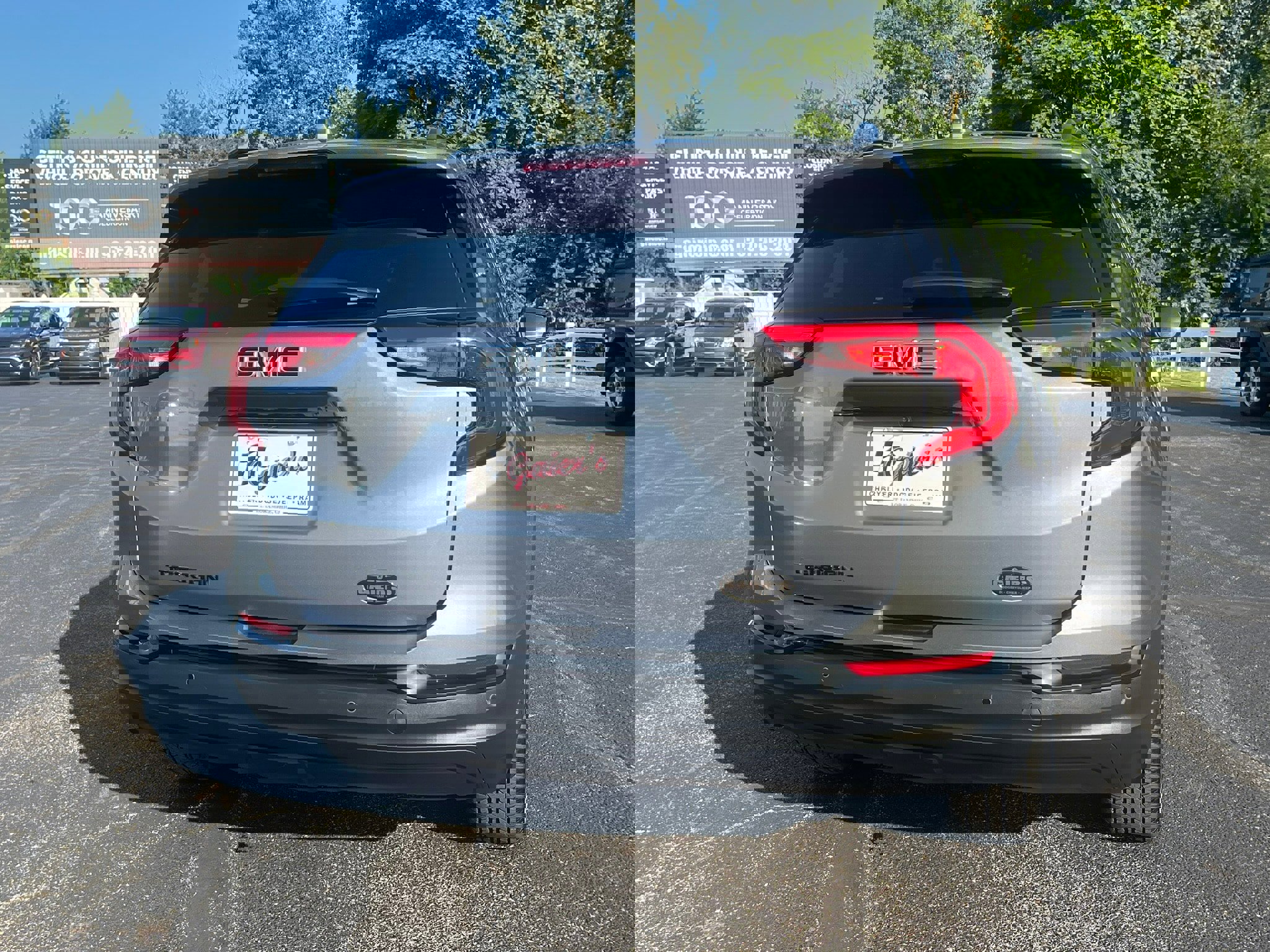 Used 2021 GMC Terrain SLE w/ Driver Convenience Package image 10