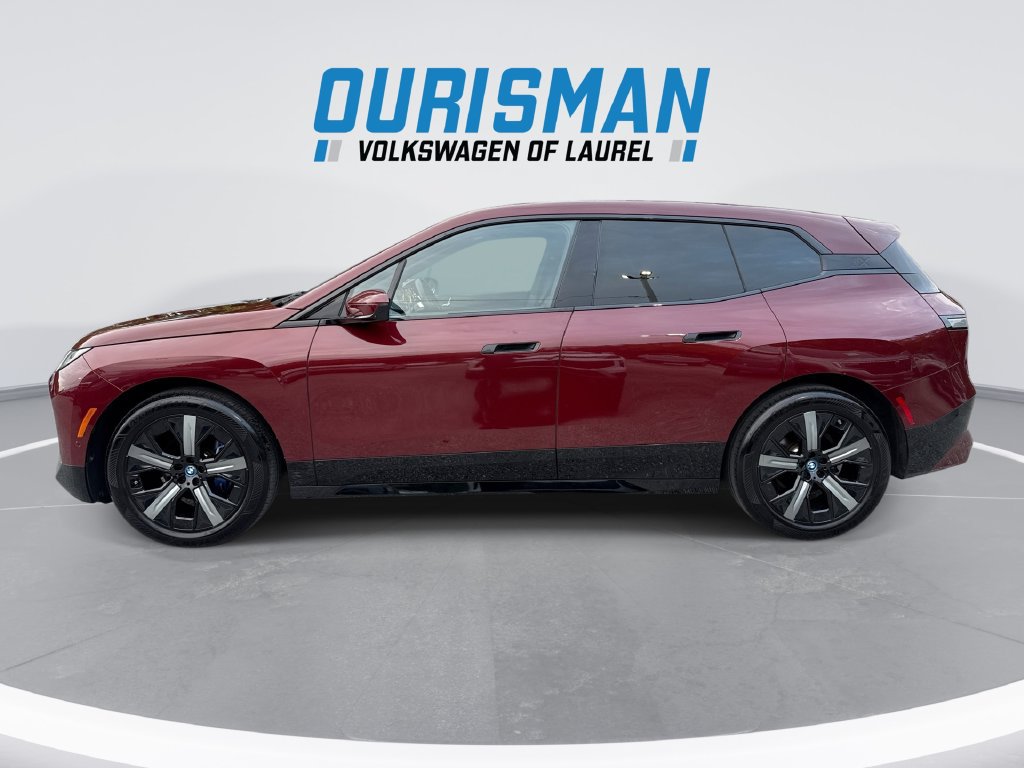 Used 2024 BMW iX xDrive50 w/ Sport Package AWD/4WD image 5