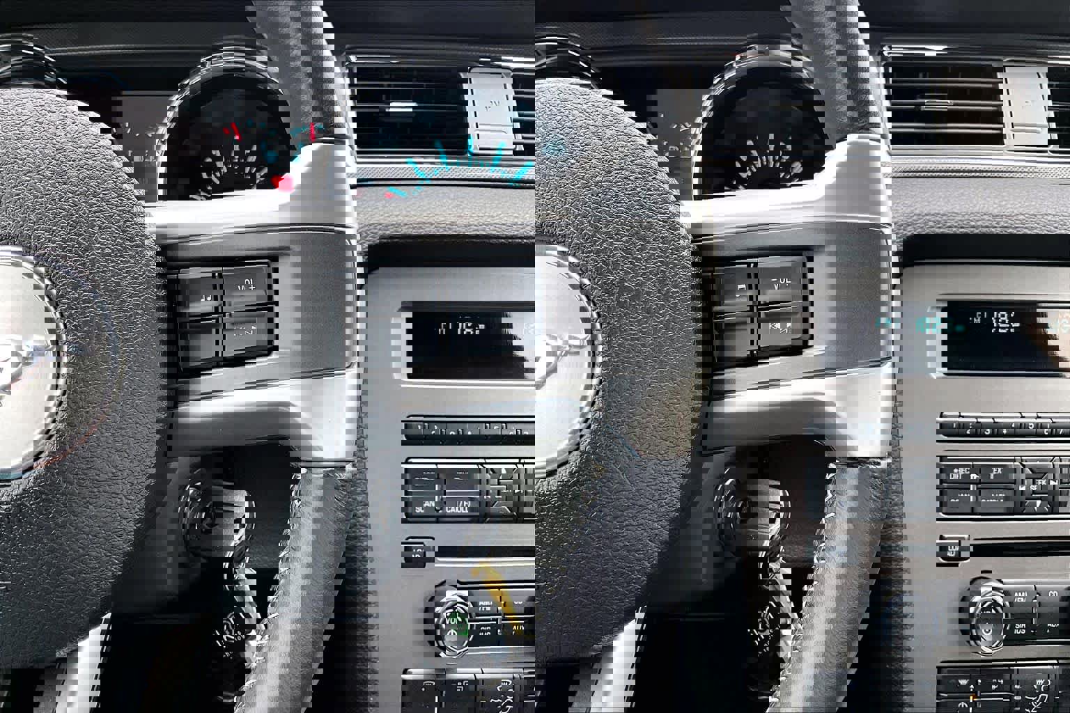 Used 2013 Ford Mustang GT image 25