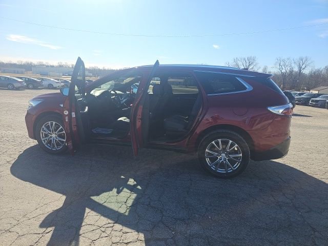 Used 2022 Buick Enclave Premium AWD/4WD image 16