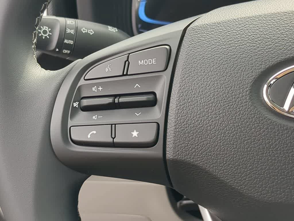 New 2026 Hyundai Venue SEL FWD image 25
