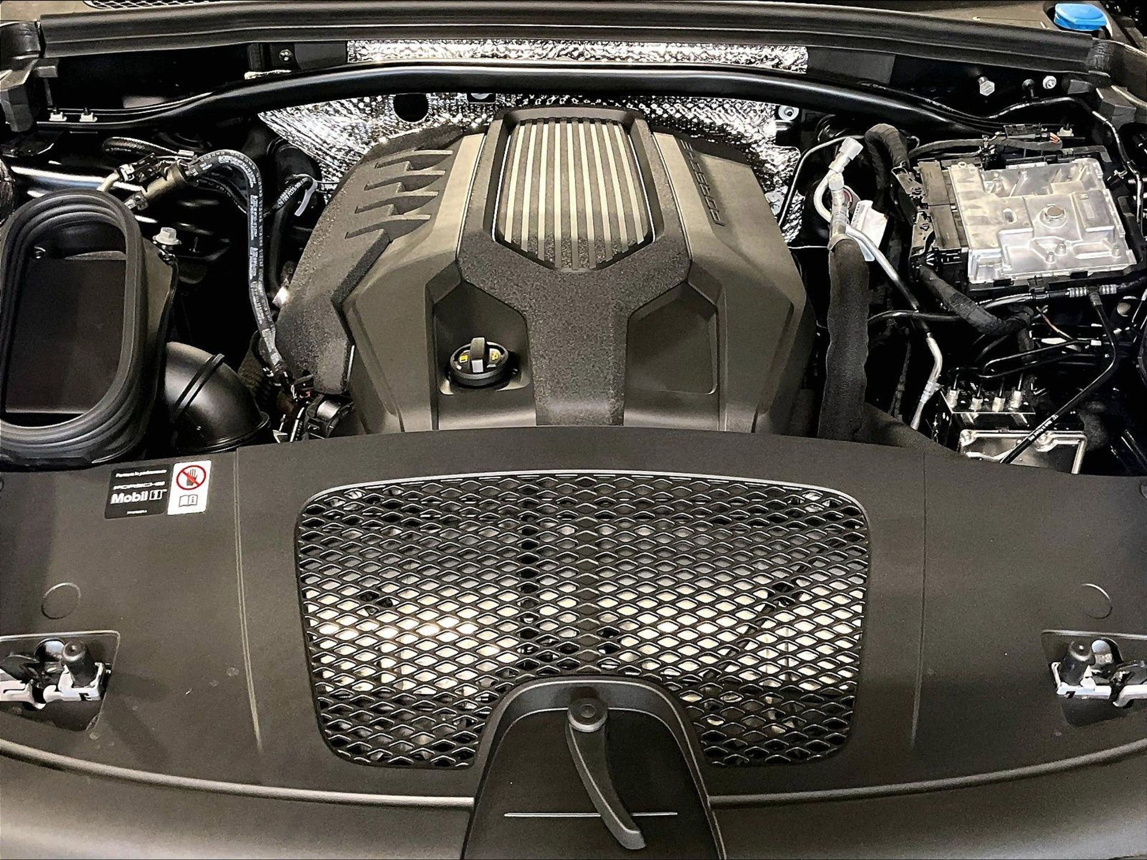 New 2026 Porsche Macan image 12