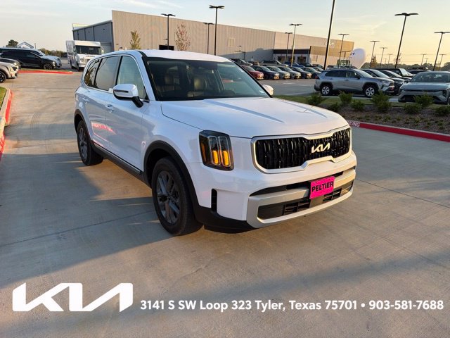 Used 2024 Kia Telluride LX FWD image 1