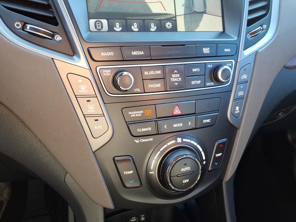 Used 2017 Hyundai Santa Fe SE image 26