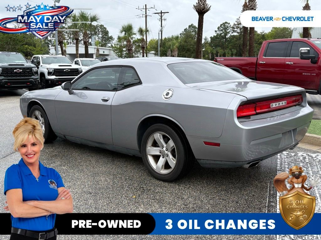 Used 2013 Dodge Challenger SXT RWD image 4