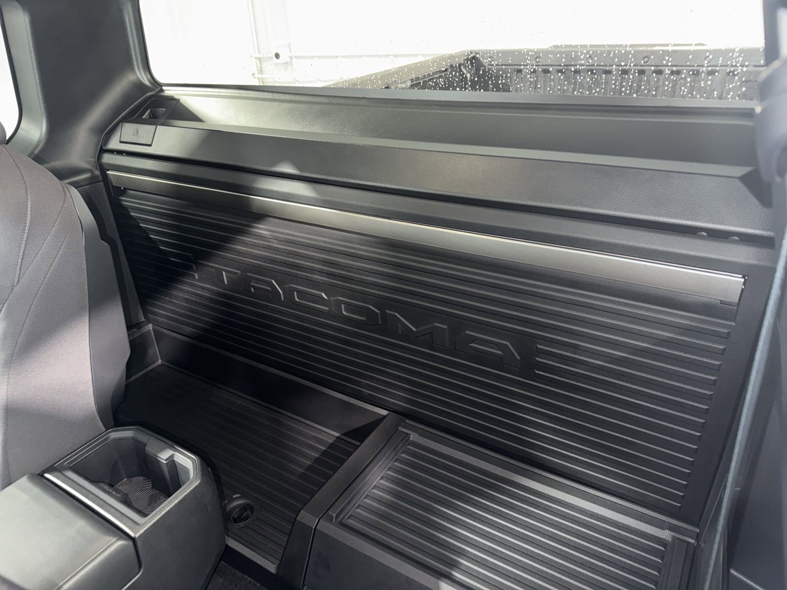 Used 2025 Toyota Tacoma SR image 14