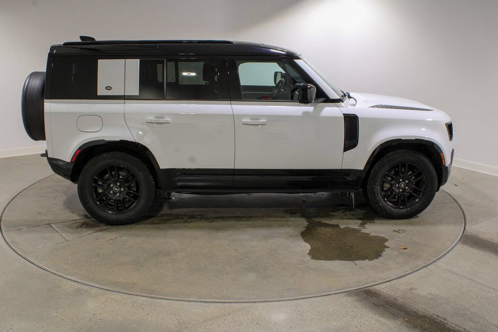 Used 2022 Land Rover Defender 110 X-Dynamic SE AWD/4WD image 6