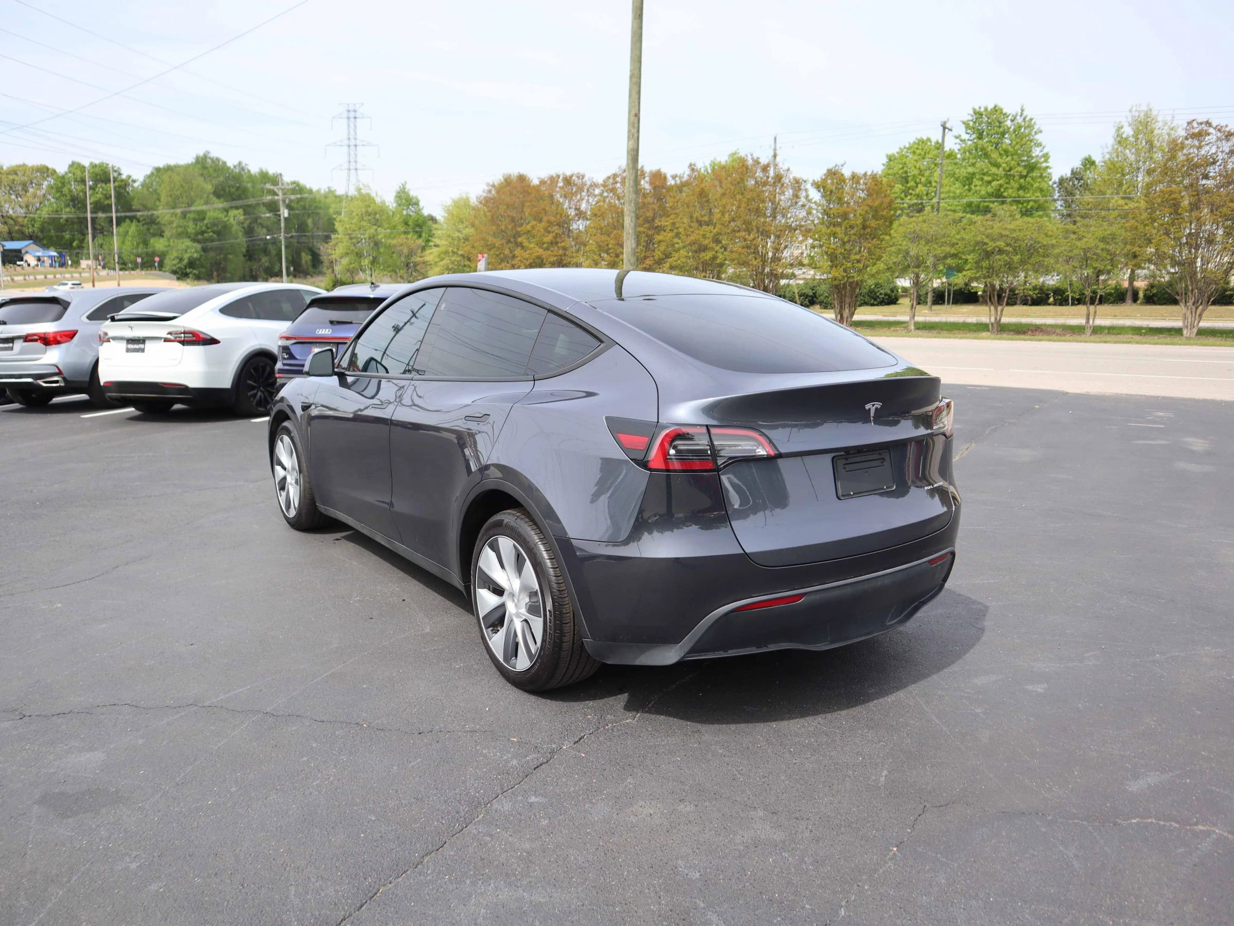 Used 2023 Tesla Model Y Long Range image 8