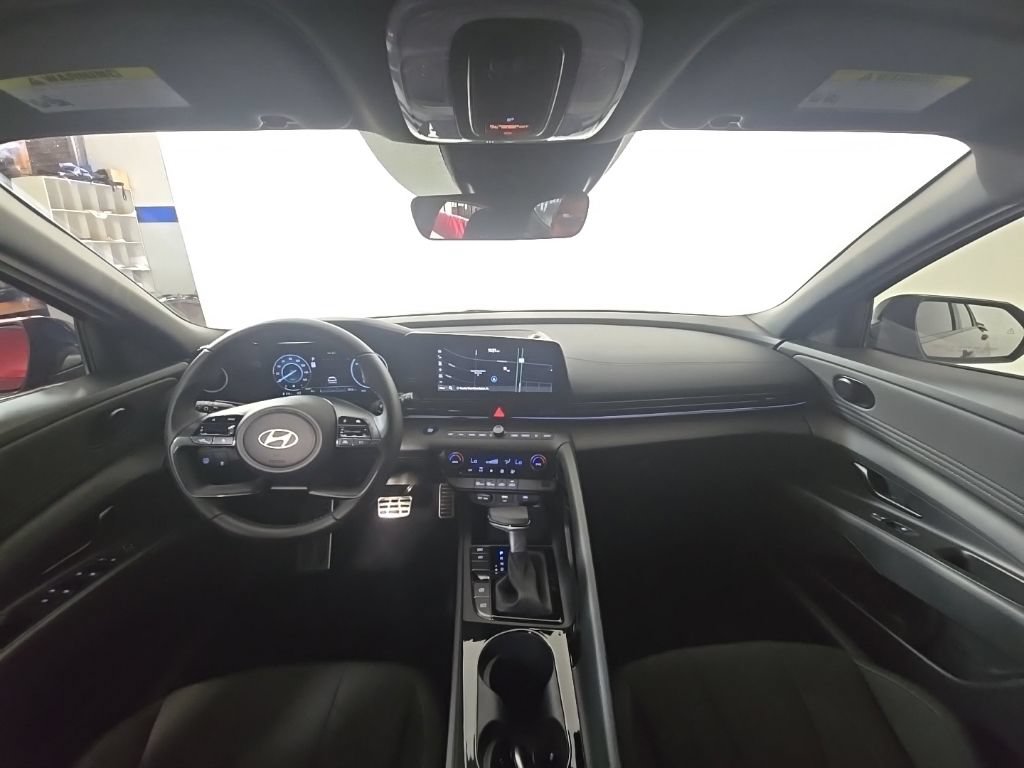 New 2025 Hyundai Elantra SEL FWD image 29