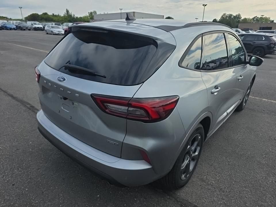 Certified 2023 Ford Escape ST-Line Select w/ Tech Pack #1 AWD/4WD image 4