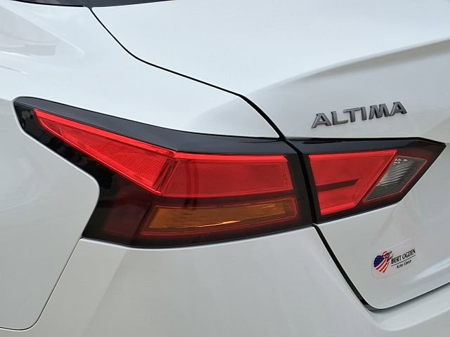 Used 2024 Nissan Altima 2.5 SR w/ SR Premium Package FWD image 8