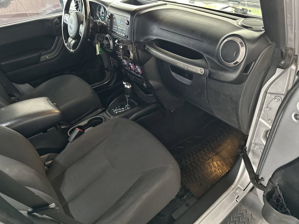 Used 2015 Jeep Wrangler Unlimited Sport w/ Quick Order Package 24S AWD/4WD image 34