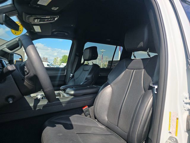 Used 2024 Jeep Wagoneer Series II image 13