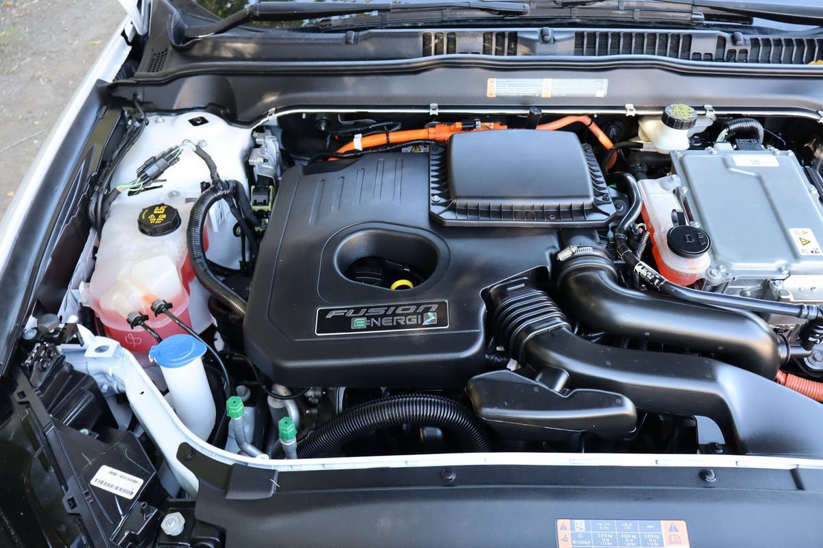 Used 2017 Ford Fusion Energi Titanium FWD image 40