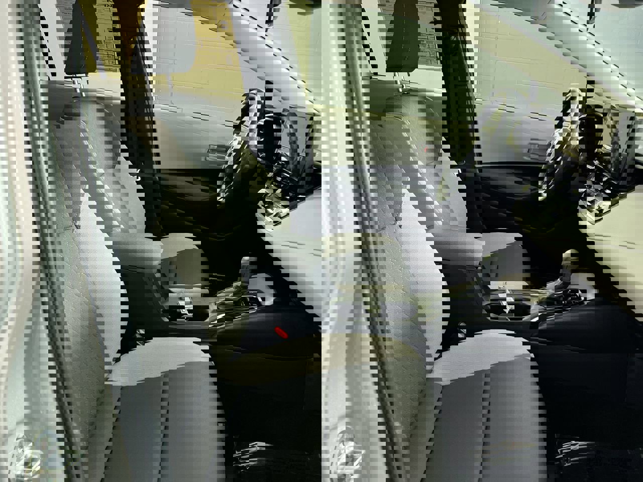 Used 2025 Toyota Corolla LE image 29