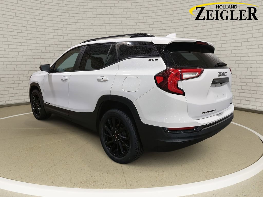 Used 2023 GMC Terrain SLE w/ Driver Convenience Package image 7