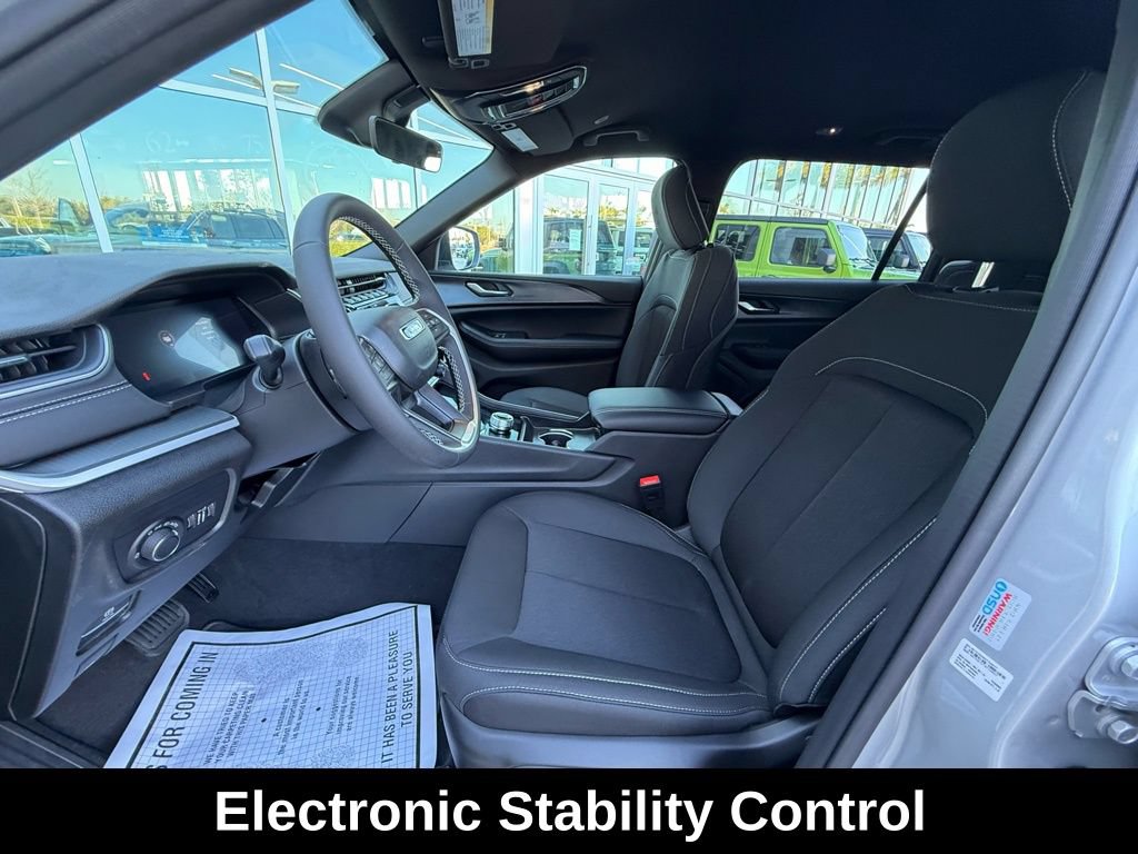 New 2026 Jeep Grand Cherokee L Laredo AWD/4WD image 10