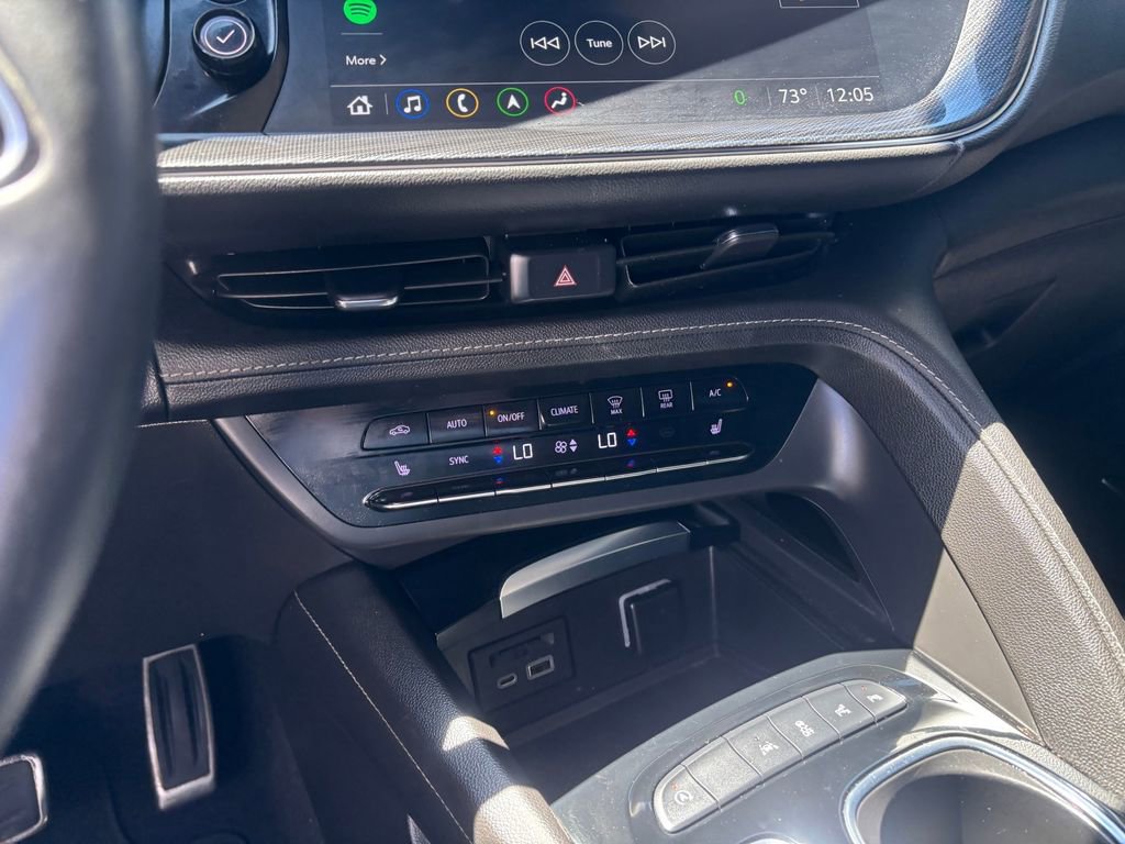 Used 2022 Buick Envision Essence w/ Technology Package II image 17