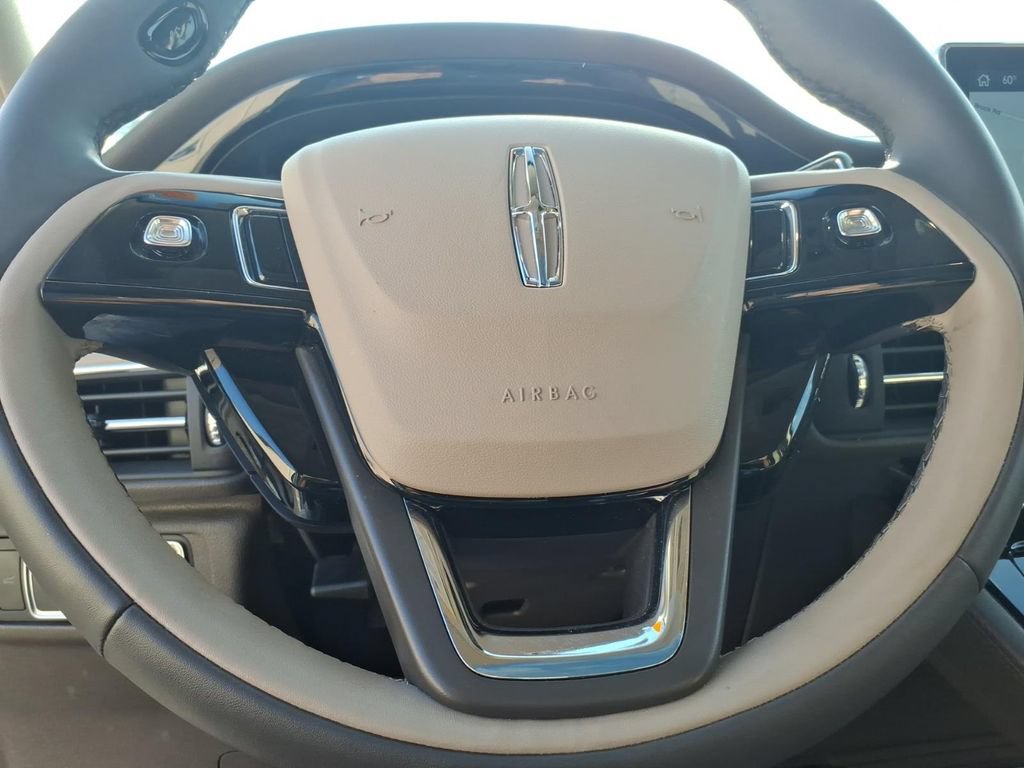 Used 2022 Lincoln Corsair AWD w/ Premium Package image 16