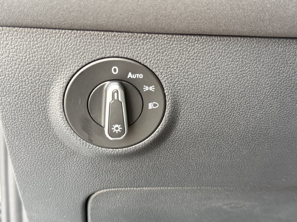 New 2027 Volkswagen Taos SE AWD/4WD image 21
