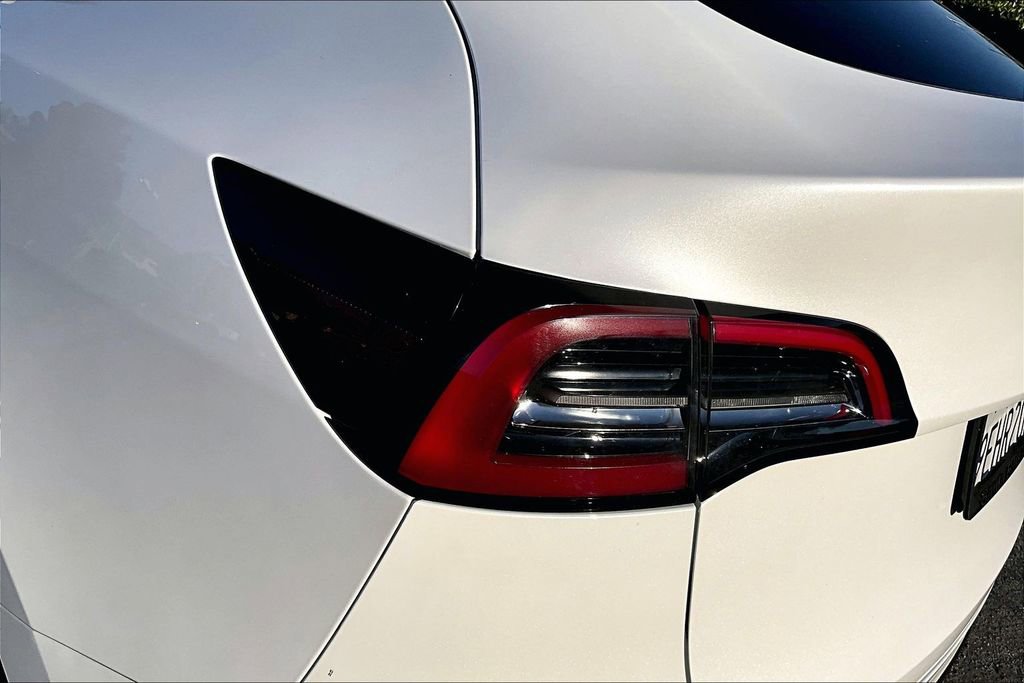Used 2023 Tesla Model Y Long Range image 23