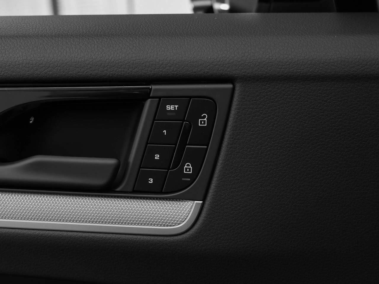 New 2025 Porsche Cayenne image 24