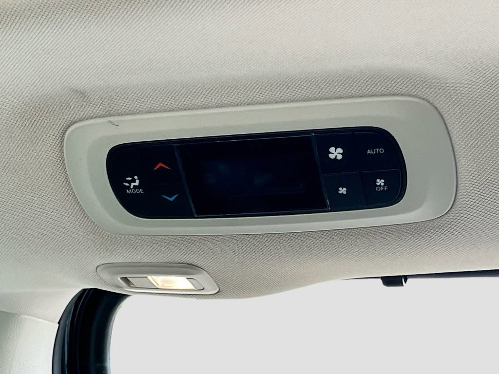 Certified 2024 Chrysler Pacifica Limited AWD/4WD image 26