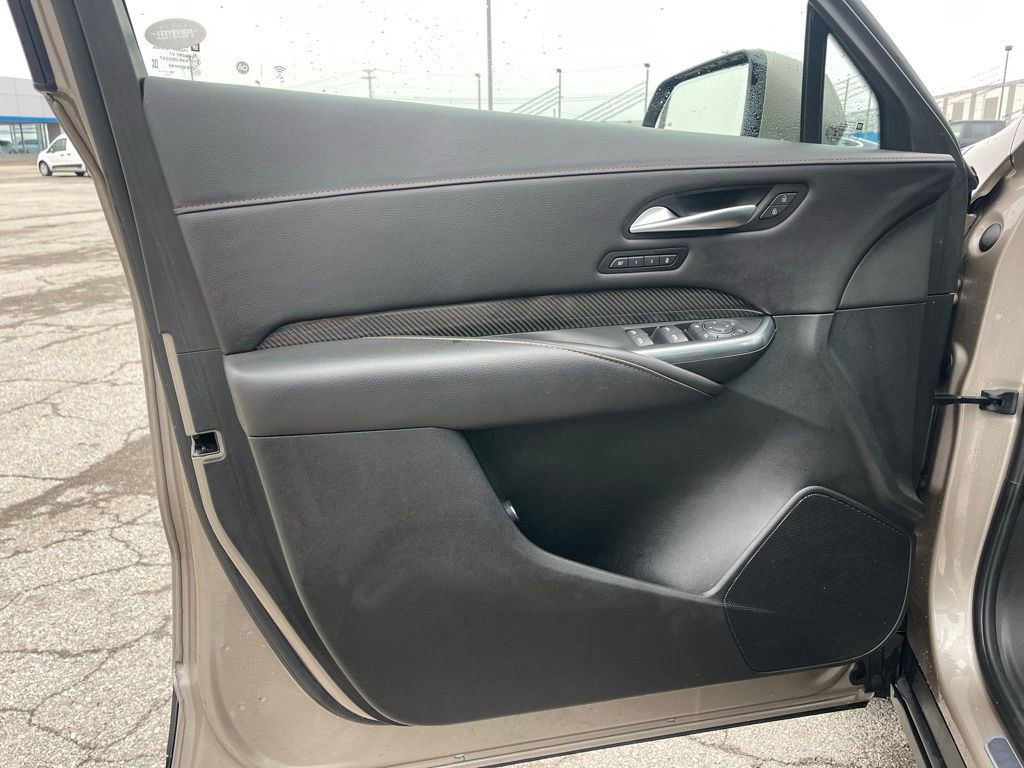 Used 2023 Cadillac XT4 Sport w/ Enhanced Visibility Package image 17
