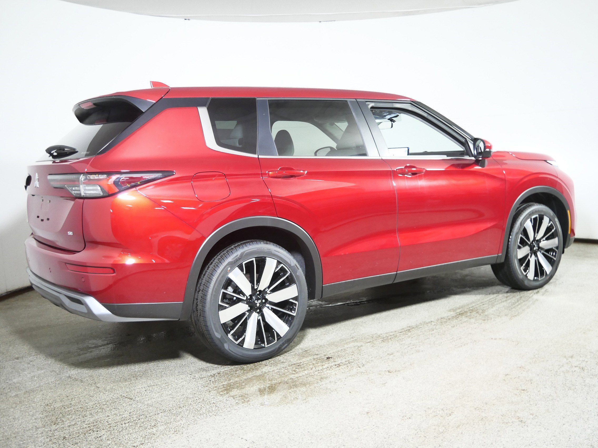 New 2025 Mitsubishi Outlander SE video 2