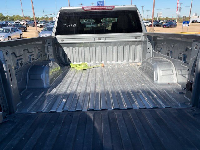 Used 2025 Chevrolet Silverado 1500 LT AWD/4WD image 18