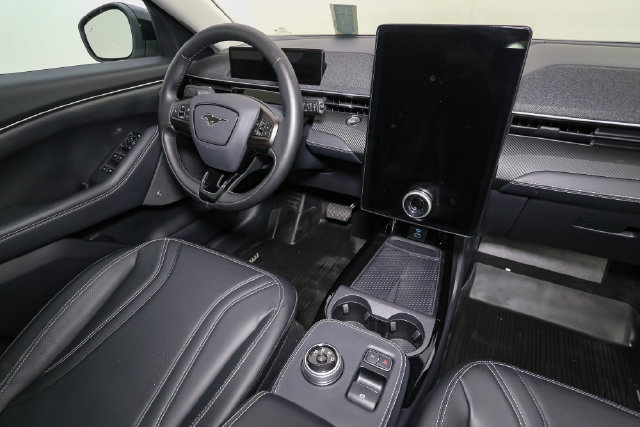Used 2024 Ford Mustang Mach-E Premium AWD/4WD image 18