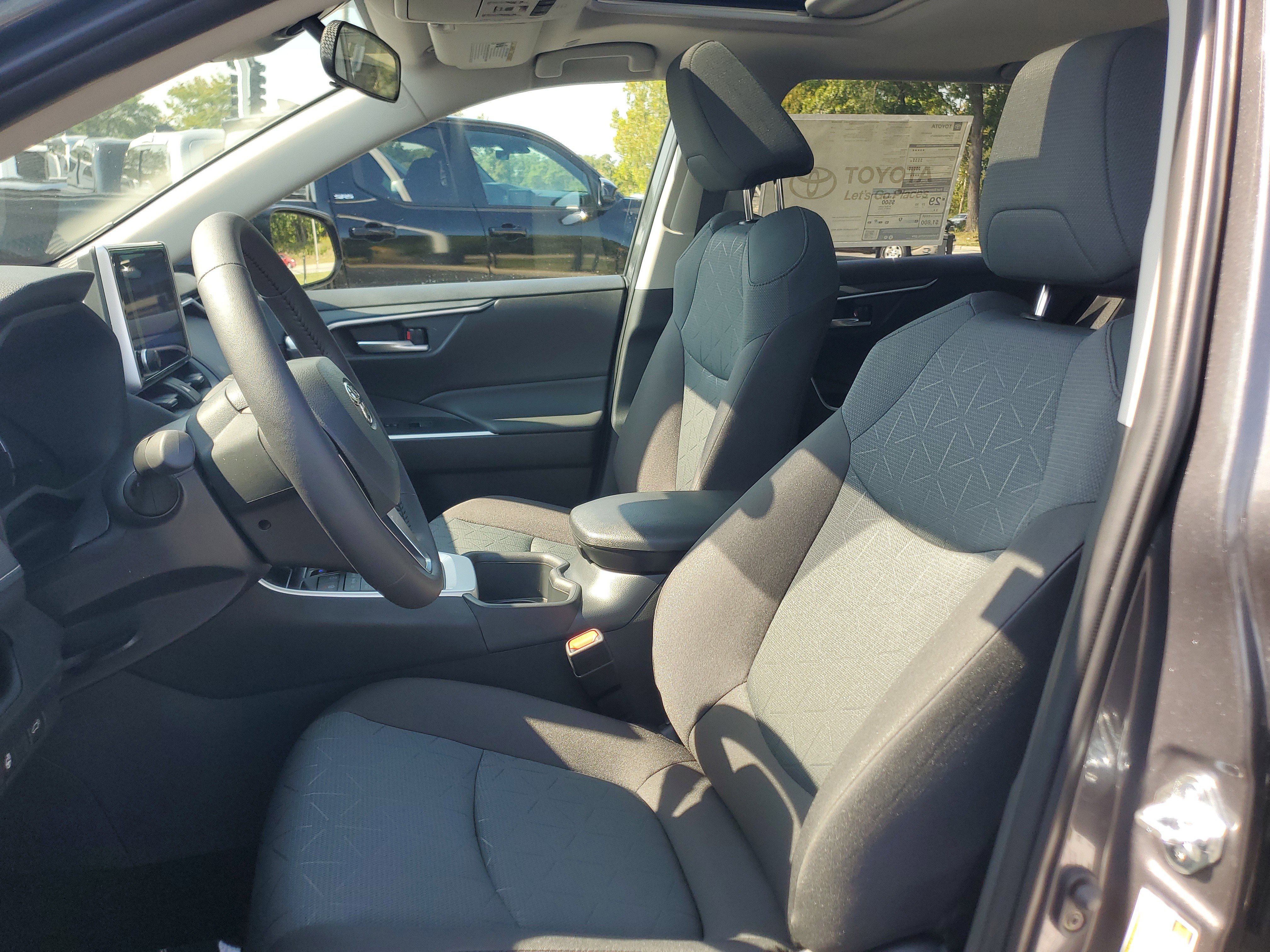 New 2025 Toyota RAV4 XLE image 18